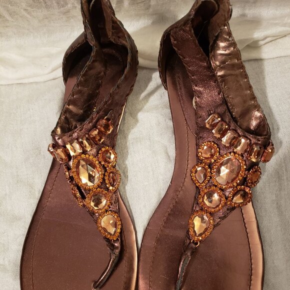 Enzo Angiolini Bronze Leather Thong Sandal Zip Back and Small Wedge Size 11M EUC - Picture 3 of 9